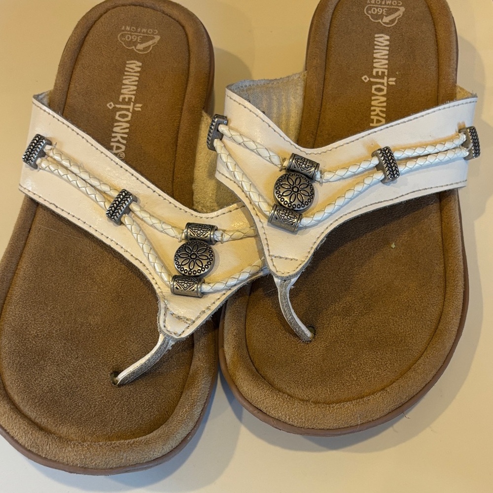 Minnetonka Cream and Brown Sandals
